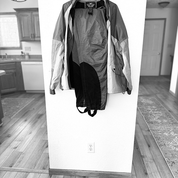 Harley-Davidson Gray and Orange Performance Raincoat - Picture 4 of 15